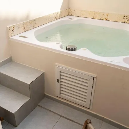 Apto Moneda 5 Colonial Charm Jacuzzi In The Heart Of Apartamento Cartagena