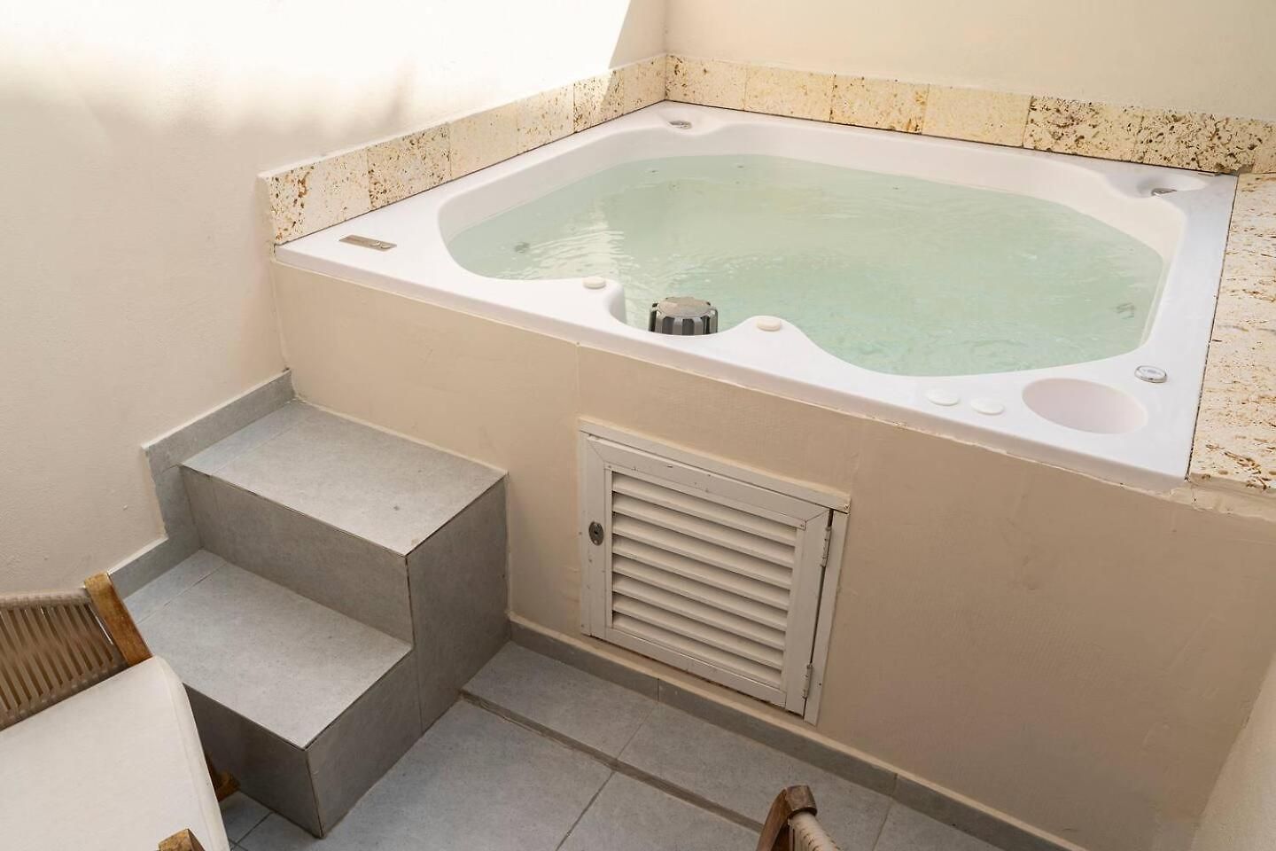 Apto Moneda 5 Colonial Charm Jacuzzi In The Heart Of Apartamento Cartagena