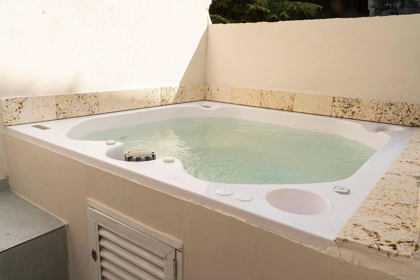 Apto Moneda 5 Colonial Charm Jacuzzi In The Heart Of * Cartagena