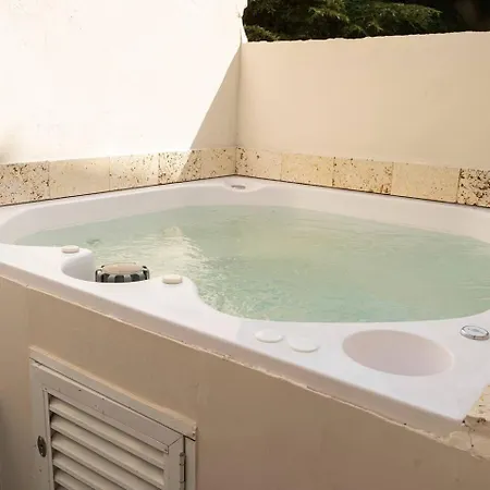 Apto Moneda 5 Colonial Charm Jacuzzi In The Heart Of * Cartagena