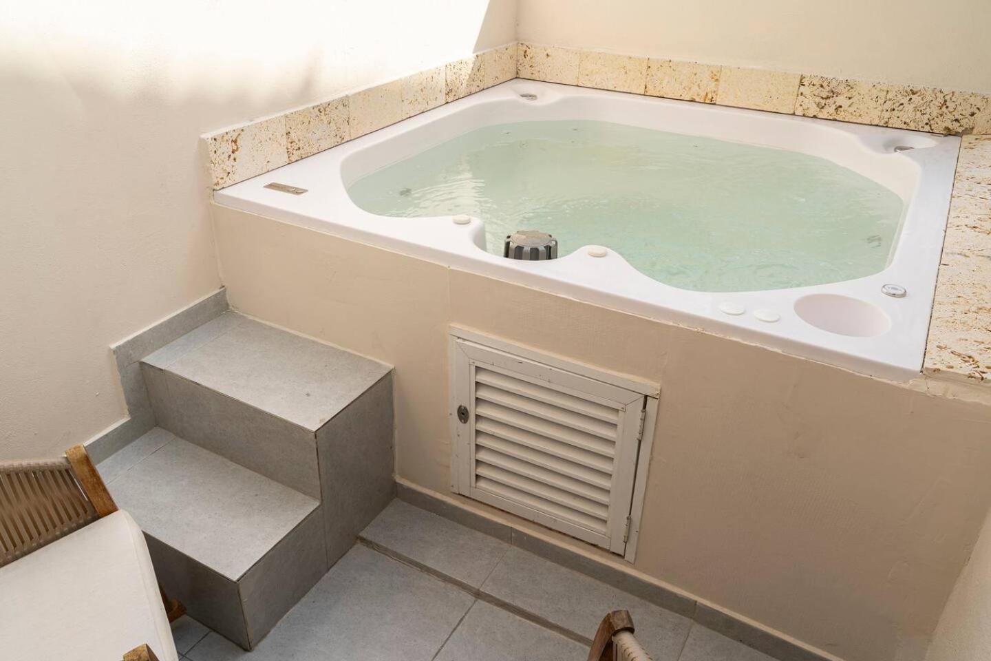Apto Moneda 5 Colonial Charm Jacuzzi In The Heart Of Apartment Cartagena
